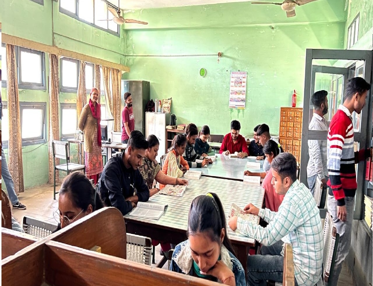 College's Library with 20000+ Books